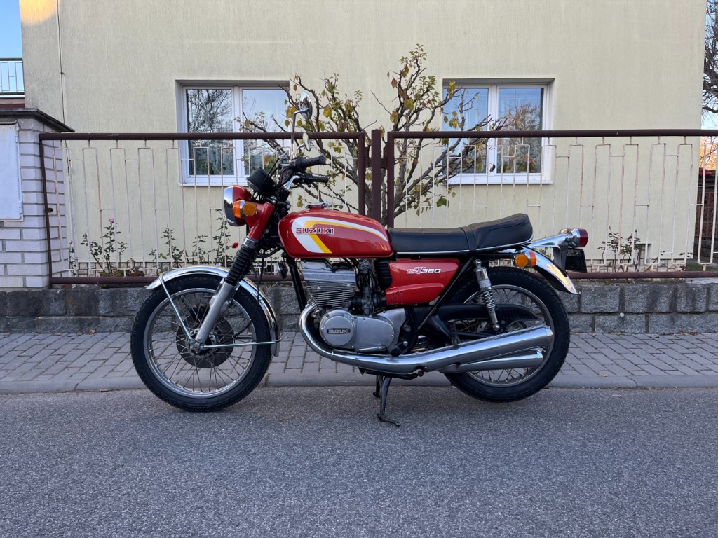  Suzuki GT380, r.v. 1973 s TP